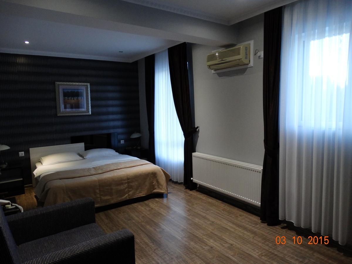 Razgrad Hotel Mimoza מראה חיצוני תמונה